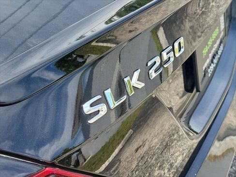 Used 2015 Mercedes-Benz SLK 250 w/ Premium Package image 9