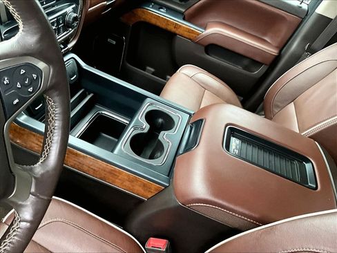 Used 2017 Chevrolet Silverado 2500 High Country w/ Snow Plow Prep Package image 20