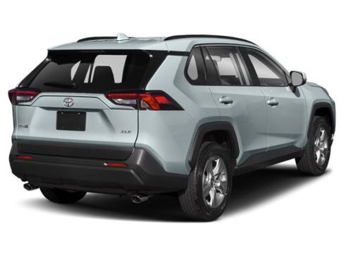 Used 2021 Toyota RAV4 XLE AWD/4WD image 2