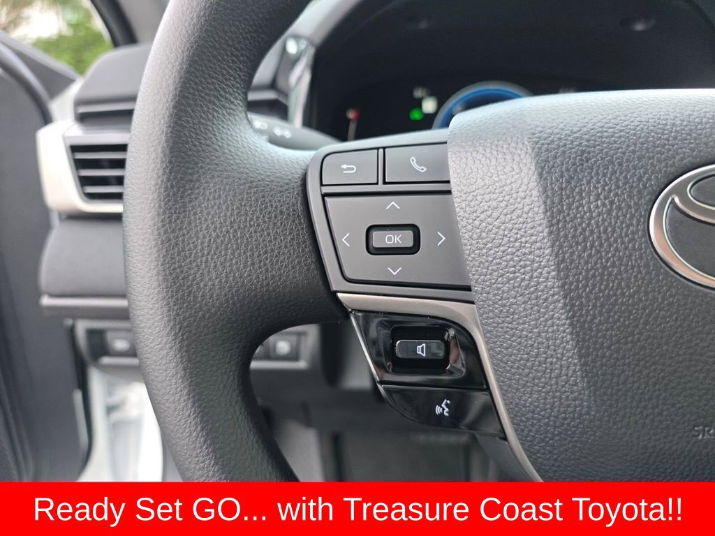 Used 2026 Toyota Camry LE FWD image 31