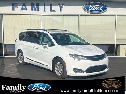 Used 2017 Chrysler Pacifica Limited w/ UConnect Theater Package