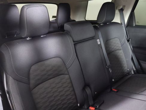 Used 2024 Nissan Pathfinder S image 31