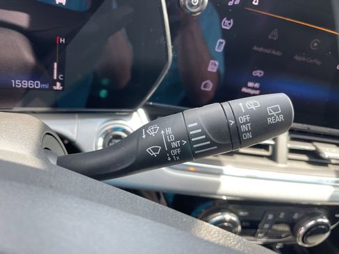 Used 2025 Chevrolet Trax LT w/ LT Convenience Package image 16