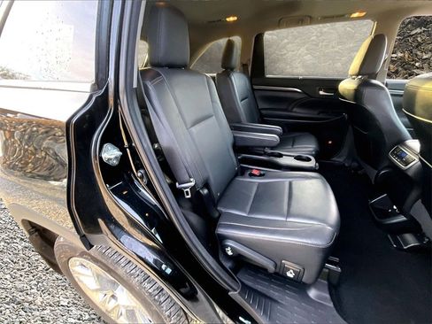 Used 2015 Toyota Highlander Limited image 24