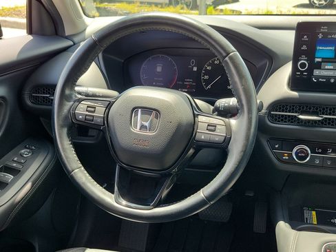 Used 2025 Honda HR-V EX-L image 17