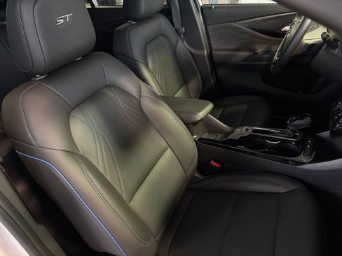 Used 2025 Buick Envista Sport Touring image 35