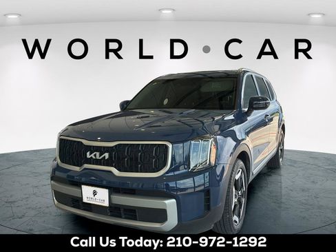 Used 2023 Kia Telluride EX w/ EX Captain's Chair Package FWD image 10