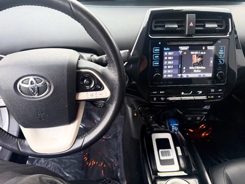 Used 2016 Toyota Prius Four Touring image 14