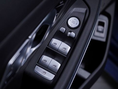 Used 2025 BMW M340i image 17