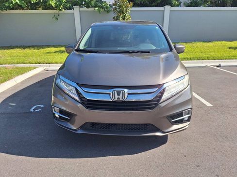 Used 2018 Honda Odyssey Touring image 2