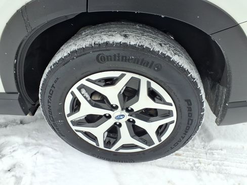 Used 2023 Subaru Forester Premium image 14