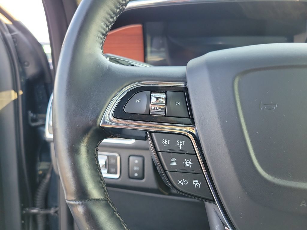 Certified 2022 Lincoln Navigator L Reserve AWD/4WD image 25