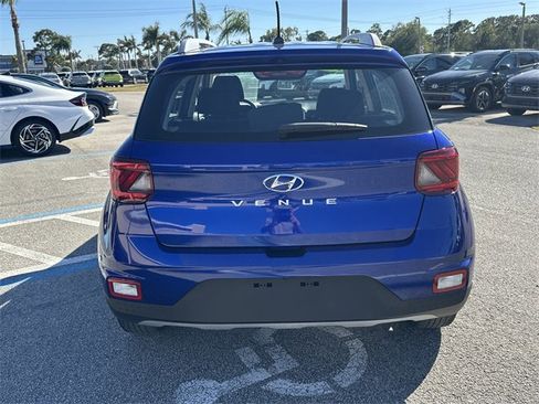 Certified 2023 Hyundai Venue SEL image 7