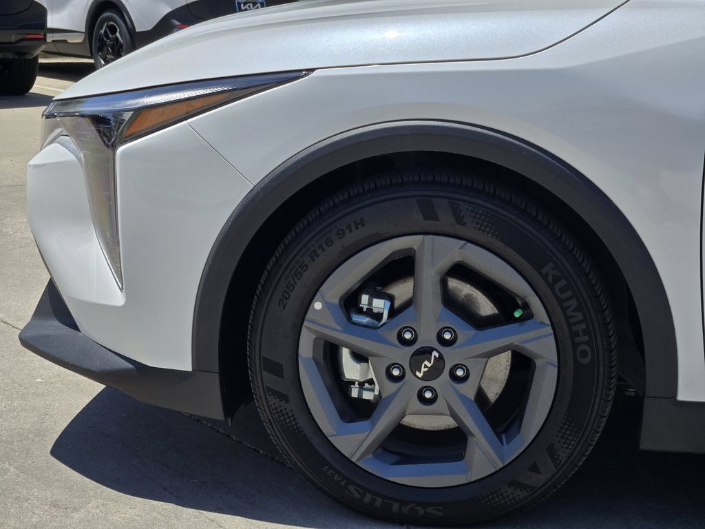 New 2026 Kia K4 FWD image 5