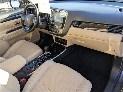 Used 2018 Mitsubishi Outlander GT image 38