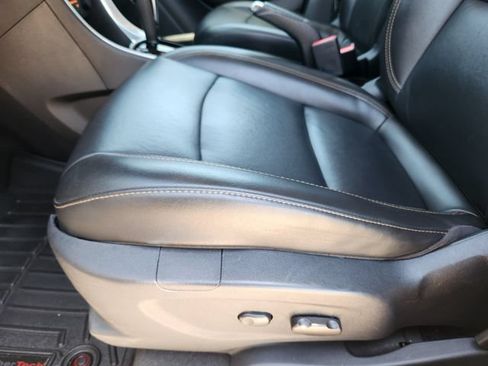 Used 2017 Chevrolet Trax Premier w/ Driver Confidence II Package FWD image 29