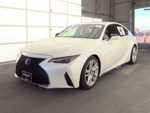 Used 2022 Lexus IS 300 RWD image 3