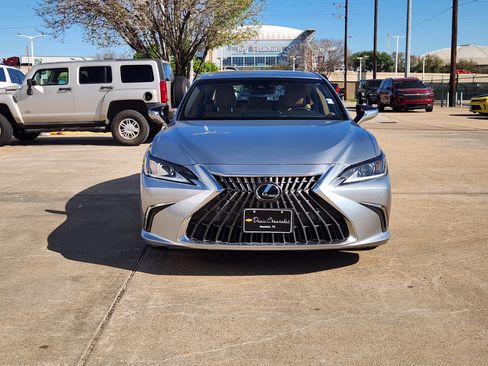 Used 2023 Lexus ES 350 w/ Premium Package image 3