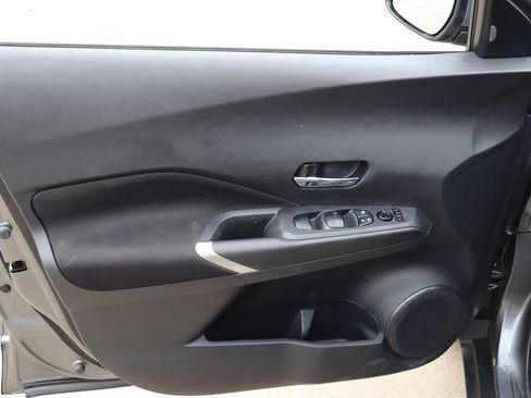 Used 2022 Nissan Kicks SV FWD image 19