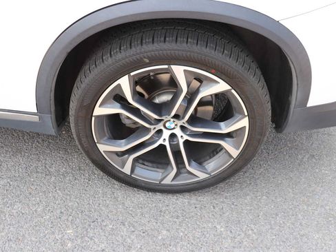 Used 2019 BMW X5 xDrive40i w/ Premium Package 2 AWD/4WD image 9