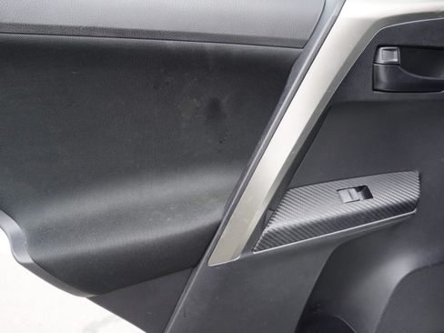 Used 2013 Toyota RAV4 XLE FWD image 29