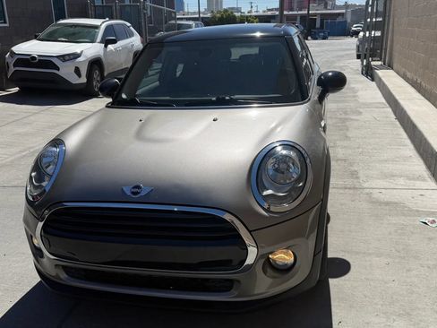 Used 2017 MINI Cooper 4-Door Hardtop FWD image 9