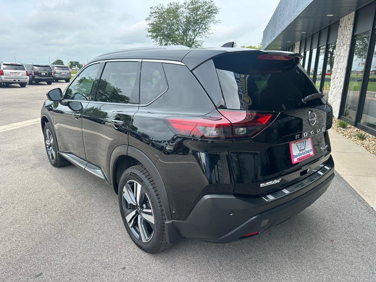 Used 2022 Nissan Rogue SL w/ SL Premium Package AWD/4WD image 5