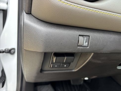 Used 2025 Chevrolet Colorado ZR2 w/ Technology Package AWD/4WD image 23