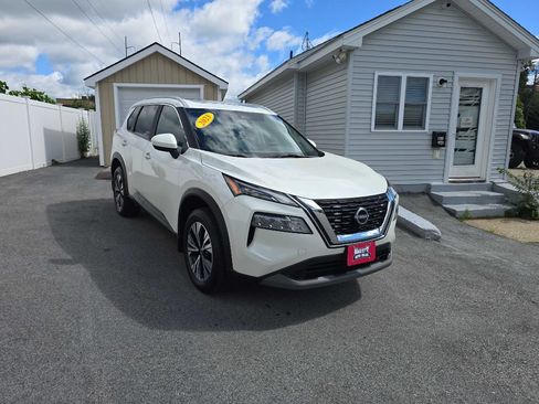 Used 2023 Nissan Rogue SV w/ SV Premium B Package AWD/4WD image 2