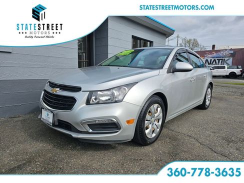Used 2016 Chevrolet Cruze LT image 1