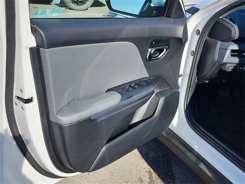 New 2026 Kia K4 EX image 9