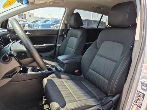 Used 2020 Kia Sportage LX AWD/4WD image 23