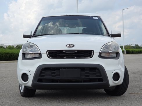 Used 2013 Kia Soul + FWD image 8