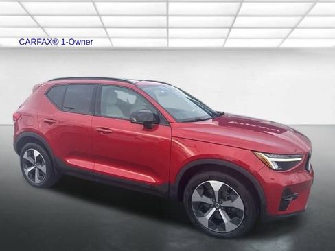 Certified 2023 Volvo XC40 B5 Plus w/ Climate Package image 1