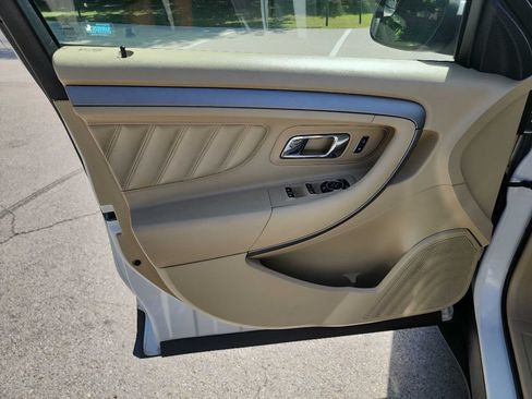 Used 2015 Ford Taurus SEL FWD image 14