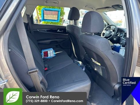 Used 2019 Kia Sorento AWD V6 image 14