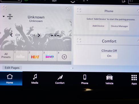 Used 2025 Chrysler Pacifica Select FWD image 27