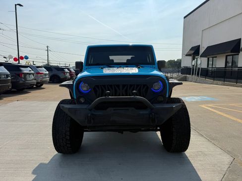 Used 2017 Jeep Wrangler Sport AWD/4WD image 2