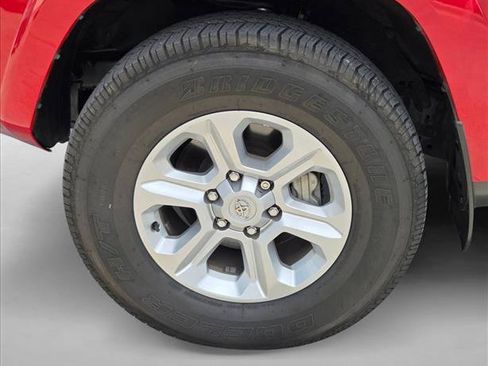 Certified 2024 Toyota 4Runner SR5 AWD/4WD image 22