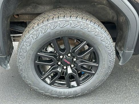 Used 2023 GMC Sierra 1500 Elevation w/ Preferred Package AWD/4WD image 11