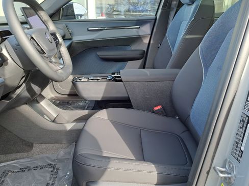 New 2026 Volvo EX30 Cross Country Ultra image 6