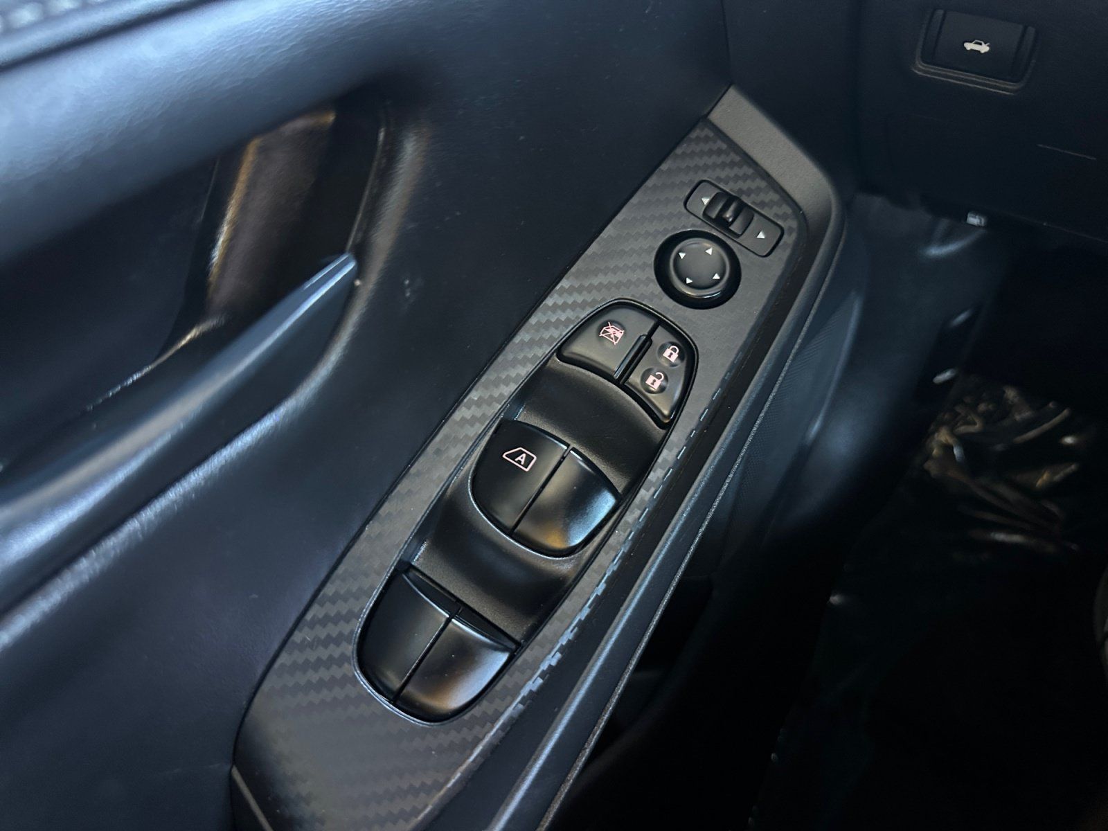 Used 2025 Nissan Sentra S FWD image 16