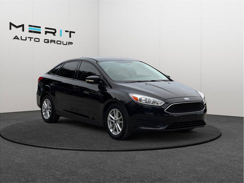 Used 2016 Ford Focus SE w/ SE Power Seat Package image 1