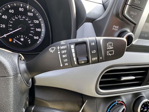 Used 2018 Hyundai Kona SE AWD/4WD image 19