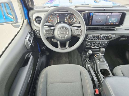 Used 2025 Jeep Gladiator Sport AWD/4WD image 11