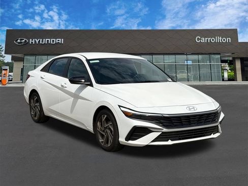 Certified 2025 Hyundai Elantra Sport FWD image 3
