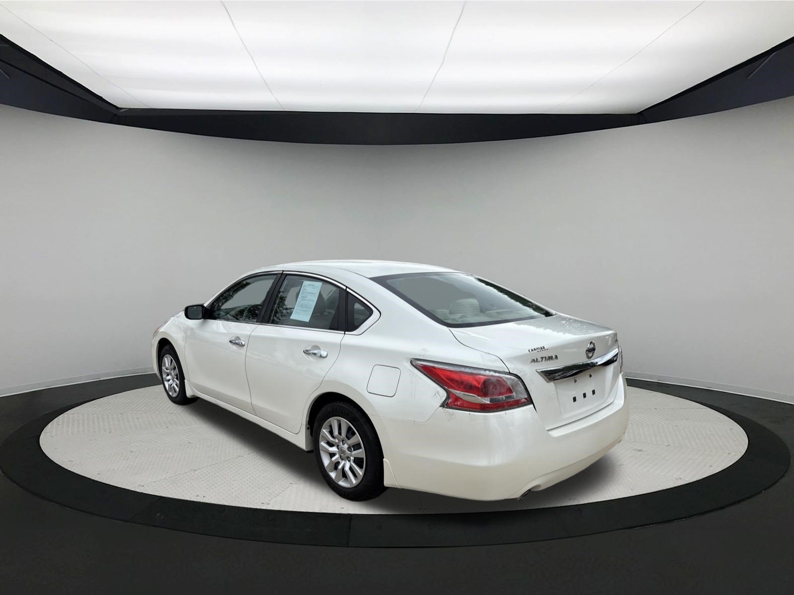 Used 2015 Nissan Altima 2.5 S w/ Power Driver Seat Package FWD image 5