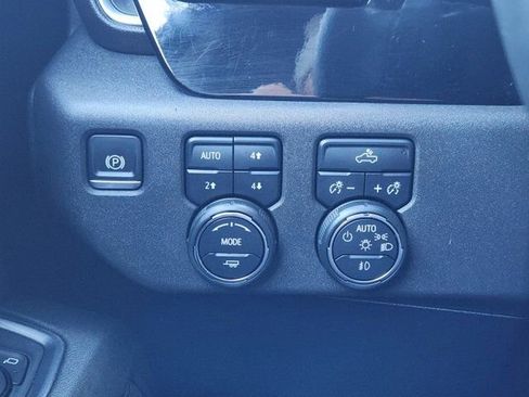 Used 2024 Chevrolet Silverado 1500 LT Trail Boss w/ Convenience Package II image 23