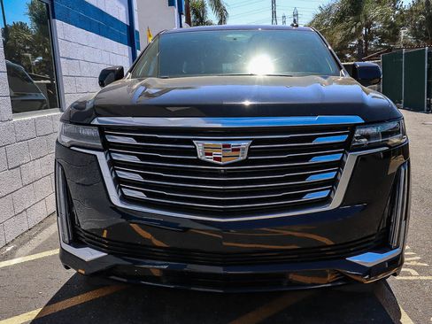 Used 2023 Cadillac Escalade ESV Premium Luxury Platinum AWD/4WD image 21