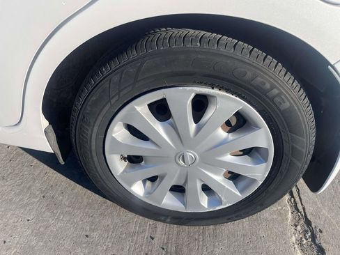 Used 2015 Nissan Versa Note SV FWD image 11